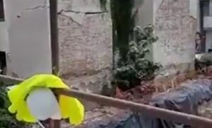 Objavljen jeziv snimak urušavanja zgrade: Dio se samo “odlijepio” VIDEO