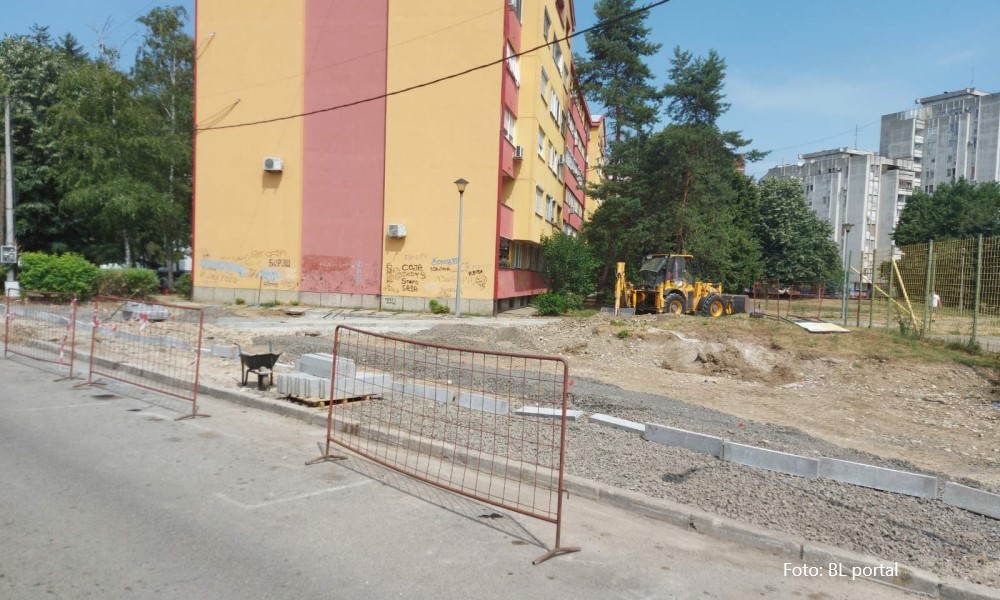 Kritike urodile plodom: Konačno počeli radovi kod Kajaka i u Parku Mladen Stojanović FOTO