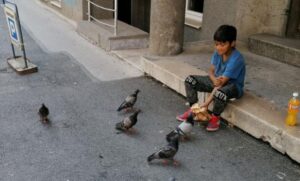 Neiskvareno dječje srce! Prizor iz centra Sarajeva nikoga ne ostavlja ravnodušnim