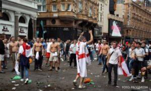 Haos uoči finala Evropskog prvenstva: Englezi se tukli ispred Vemblija VIDEO