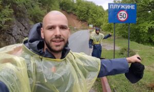 Gojko, svaka čast: Sportista i humanitarac iz Srpca prepješačio oko 470 kilometara do Ostroga