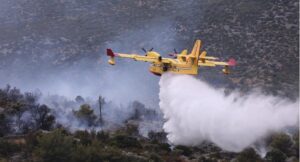 Požar na Čiovu još aktivan: Vatrogasaci sa 45 vozila u borbi sa vatrom VIDEO