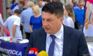 “Da se opozicija dovede pred svršen čin”: Radović smatra da SNSD peticiju koristi za stranačke ciljeve