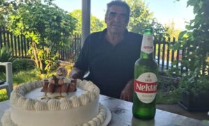 Djed Milorad 50 godina pije pivo umjesto vode: Od “terapija” troši rakiju