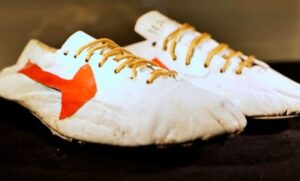 Nosio ih olimpijac, koštaće preko milion evra: Na aukciji prve ručno rađene Nike patike