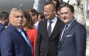 Orban i Sijarto stigli su Beograd