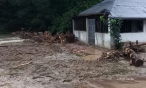 Poplave u Žepču, Zavidovićima i Vitezu, otežano odvijanje saobraćaja VIDEO