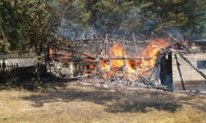 Vatrogasci se izborili sa vatrom: Nije bilo povrijeđenih u požaru kod Banjaluke FOTO