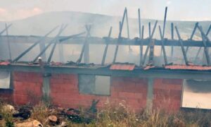 Porodici Turanjanin potrebna pomoć: U požaru uništeno skoro sve što su decenijama sticali