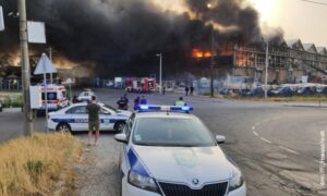 Izbio veliki požar u Beogradu: Šest vatrogasnih ekipa na terenu VIDEO