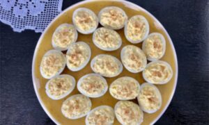 Jednostavno, a ukusno i dekorativno: Da li ste nekada spremali ili jeli punjena jaja?