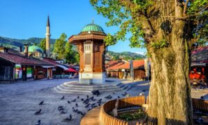 Vlada Kantona Sarajevo: Medicinarima iz Srbije besplatan boravak u sarajevskim hotelima