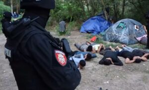 U Srbiji otkriven ilegalni migrantski kamp VIDEO