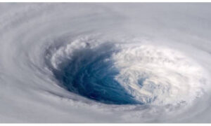 “Protutnjao” tajfun “Lupit”: Najmanje jedna osoba poginula, a 28 je povrijeđeno