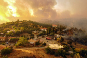 Većina šumskih požara u Turskoj pod kontrolom, najmanje četiri osobe poginule