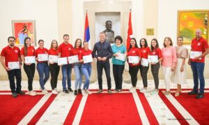 Crveni krst Banjaluka pomaže na vakcinalnom punktu: Oni su poklonili više od 1.000 sati volonterskog rada