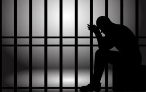 Potvrđena optužnica protiv zatvorskog čuvara: Od osuđenika tažio 1.000 KM i “ajfon” za informacije
