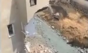 Dramatično! Srušio se još jedan dio zgrade, stanari bez krova nad glavom VIDEO