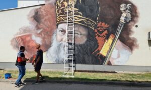 U čast Njegovoj svetosti! Ulica u Doboju ukrašava se muralom patrijarha Porfirija