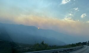 “Ljudi su na izmaku snage”: Aktivna dva požara u kanjonu Tare, situaciju otežava vjetar