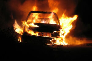 Potvrđeno iz policije! Vozilo zamjenika predsjednika opštine gorjelo u požaru