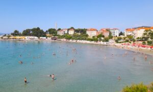 Pažnja, pažnja! Lopovi haraju jednom od najpoznatijih hrvatskih plaža – policija na nogama