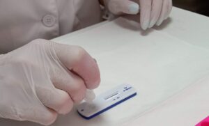 Doktori objašnjavaju stanje: Osobe koje budu pozitivne na brzom testu nemaju potrebu da rade i PCR