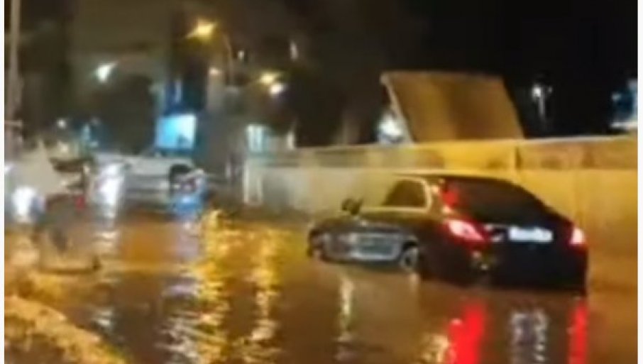 Jako nevrijeme pogodilo Crnu Goru: Poplavljene ulice u Budvi i Podgorici VIDEO