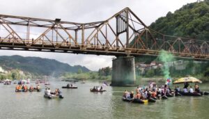 Drinska regata uspješno krenula iz Zvornika: Na rijeci više od 600 učesnika