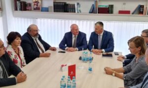 Tvorac vakcine Sputnjik došao u Banjaluku: Gincburg posjetio Medicinski fakultet