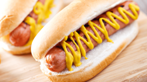 Jedan hot dog može skratiti život za 36 minuta, tvrde naučnici