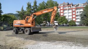 Starčevica dobija novo igralište: Počela izgradnja košarkaškog terena uz OŠ „Branko Radičević“
