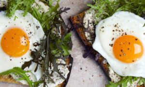 Neke male cake vrsnih kuvara: Trikovi da pržena jaja ispadnu savršena – probajte