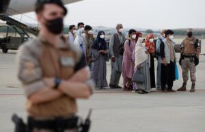 Upozorenje na moguće terorističke napade talibana na aerodromu u Kabulu