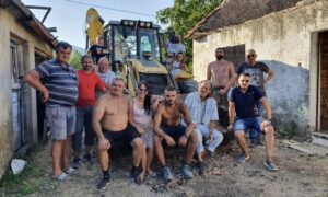 Iznenađenje za Baju Malog Knindžu: Obnavljaju mu u ratu uništenu kuću FOTO