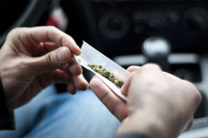 Tokom redovne kontrole pronađena droga: Uhapšeni Banjalučani zbog upotrebe marihuane