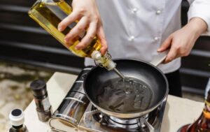 Da li maslinovo ulje prženjem stvarno postaje štetno za naš organizam?