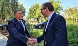 Jedinstvo Srbije i Srpske: Vučić predao Dodiku prednacrt zajedničkog zakona