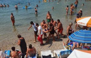 Drama u Neumu: Ženi pozlilo na plaži, hitno prebačena u Mostar
