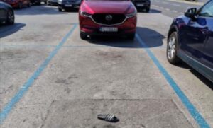 Kako se “čuva” parking mjesto: Zbog ove fotografije nećete moći obuzdati suze, od smijeha