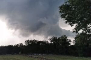 Istru zadesilo nevrijeme, mještani snimili tornado VIDEO