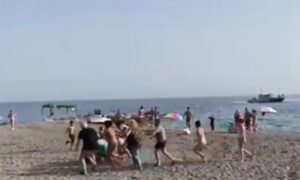 Uhapsili ih kupači: Bježeći od policije gliserom upali na plažu VIDEO