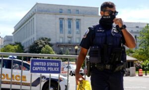 Drama kod američkog Kongresa: Policija opkolila čovjeka koji tvrdi da ima bombu