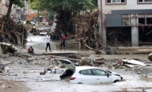Druga prirodna nepogoda u posljednjih mjesec dana: Najmanje 40 ljudi poginulo u poplavama