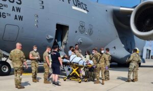 Drama u avionu za evakuaciju: Avganistanki pozlilo tokom leta, porodila se čim su sletjeli