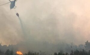 Neizvjesna noć pred vatrogascima i mještanima: Stanje sa požarima u Hercegovini veoma teško