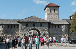 Nezaobilazna destinacija za turiste: Ljetna sezona napunila Andrićgrad
