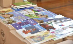 Đenić potvrdio: Udžbenici za osnovne i srednje škole dostupni u knjižarama
