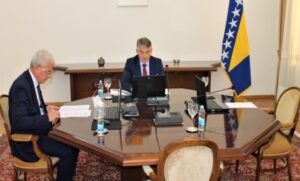 Komšić i Džaferović podržali održavanje vojne vježbe: Dodik nije prisustvovao sjednici