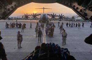 Odlazak sa aerodroma u Kabulu: Talibani ispratili posljednje grupe Amerikanaca
